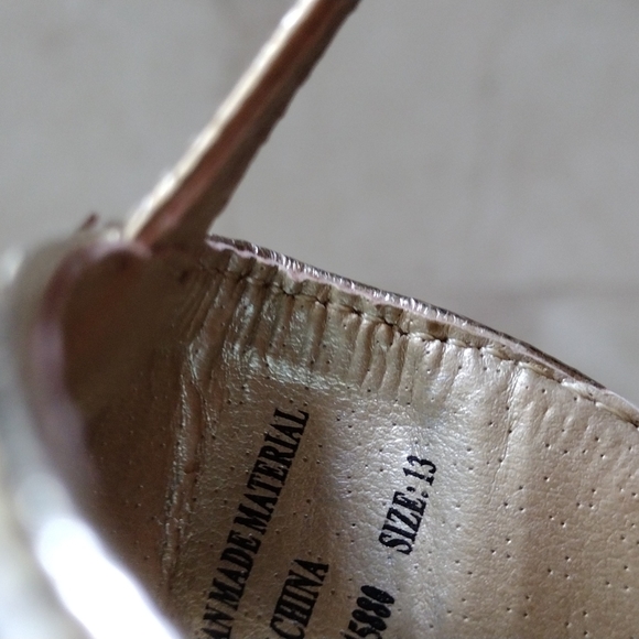 Laura Scott sandals. - Picture 8 of 8